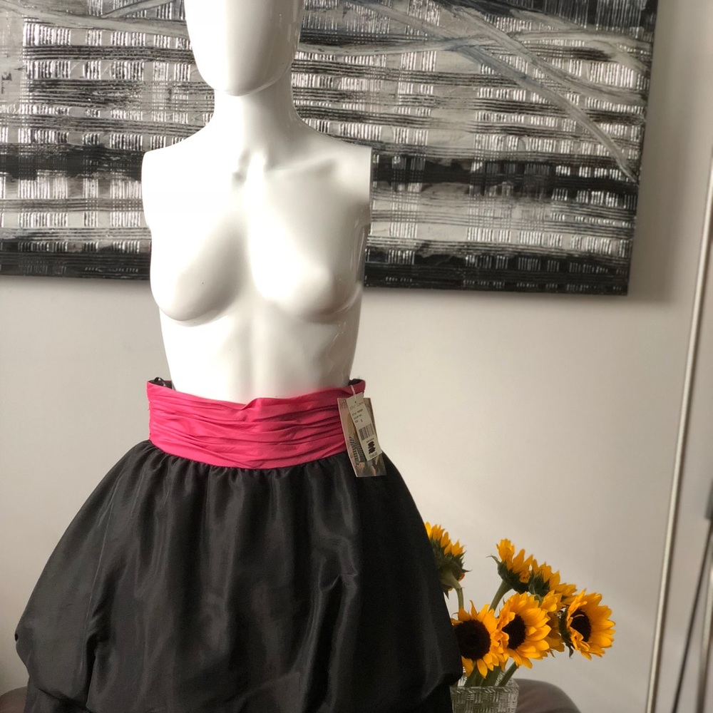 Betsey Johnson skirt size 8 - Picture 1 of 3
